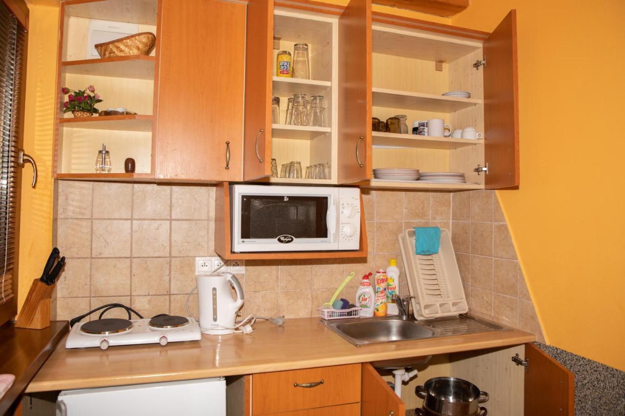Apartmany Alma Vyhne Exterior foto
