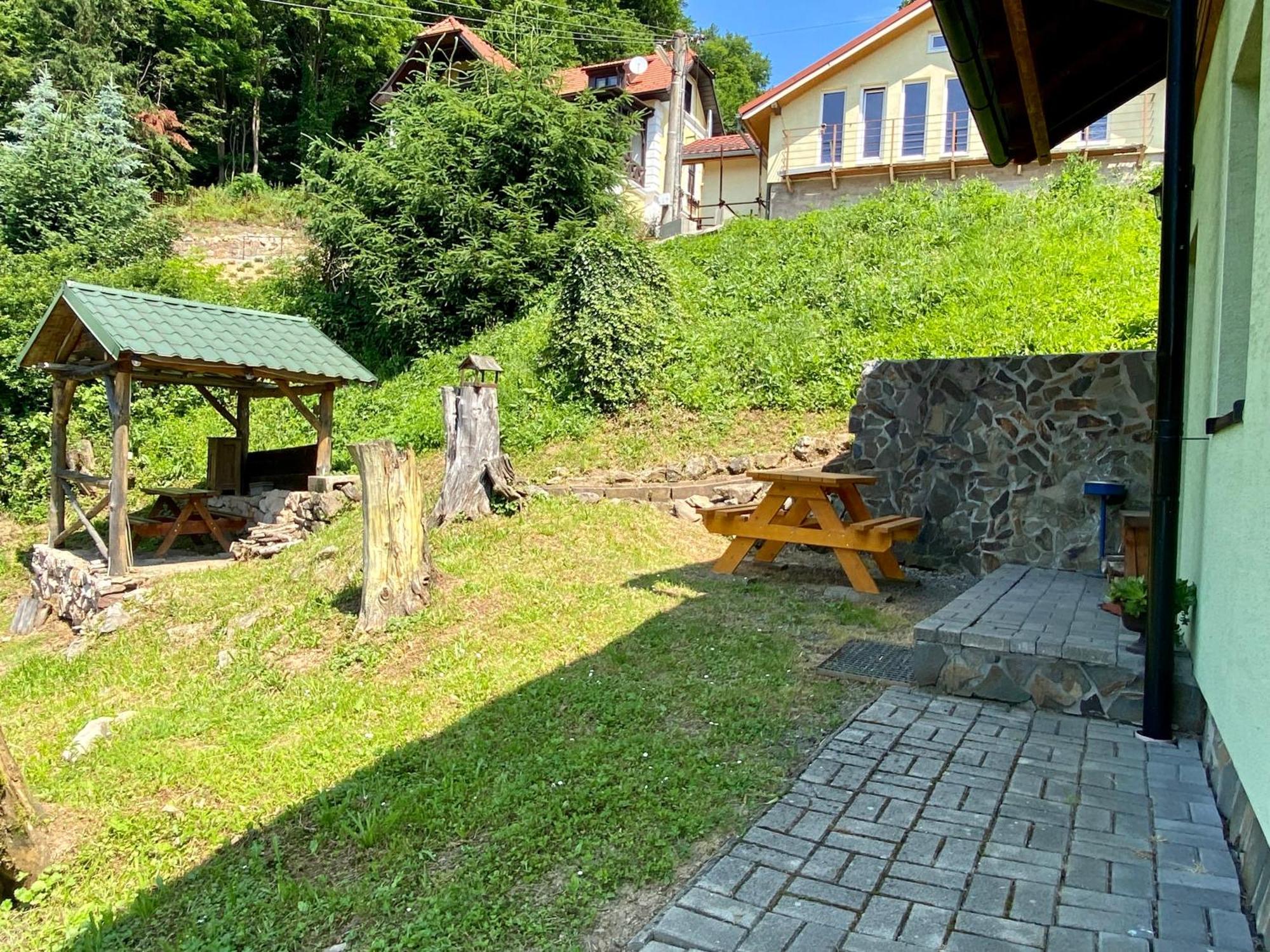 Apartmany Alma Vyhne Exterior foto