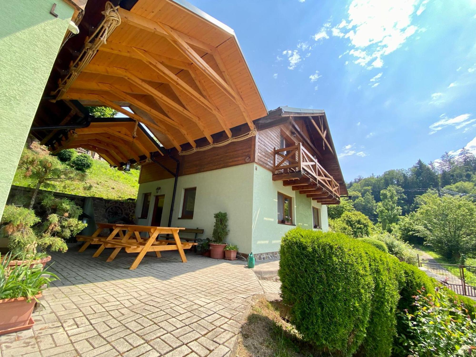 Apartmany Alma Vyhne Exterior foto